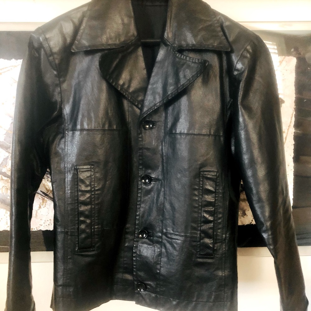 Genuine leather 70s Style midwaist jacket. Bertoni